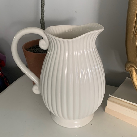 Ashland off white large pitcher ribbed shabby home‎ decor serving shelf table - Picture 3 of 8
